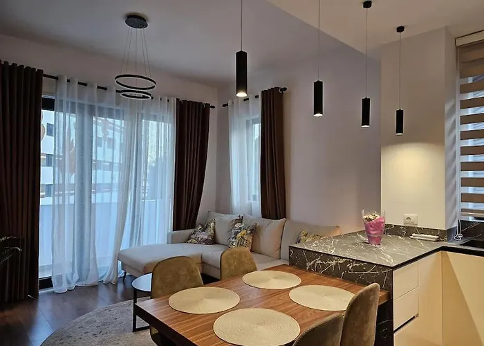 Deluxe Flat With Garden_tirana *